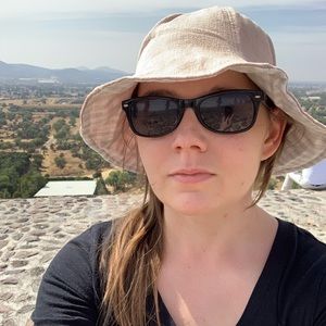 Meet your Posher, Emily